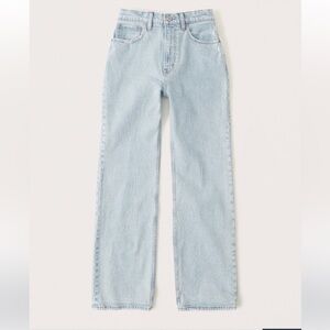 Abercrombie & Fitch Curve Love 90’s Relaxed Jeans in Light